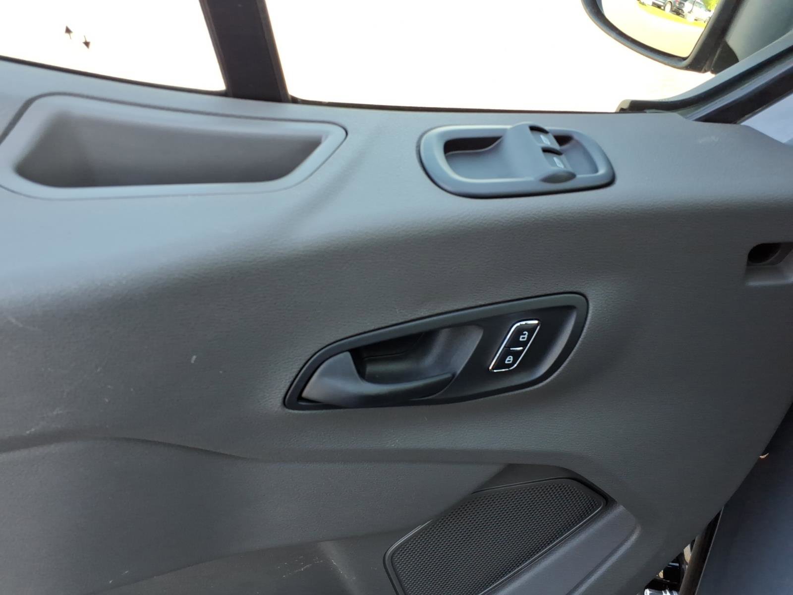 Used 2024 Ford Transit 350 XLT image 11