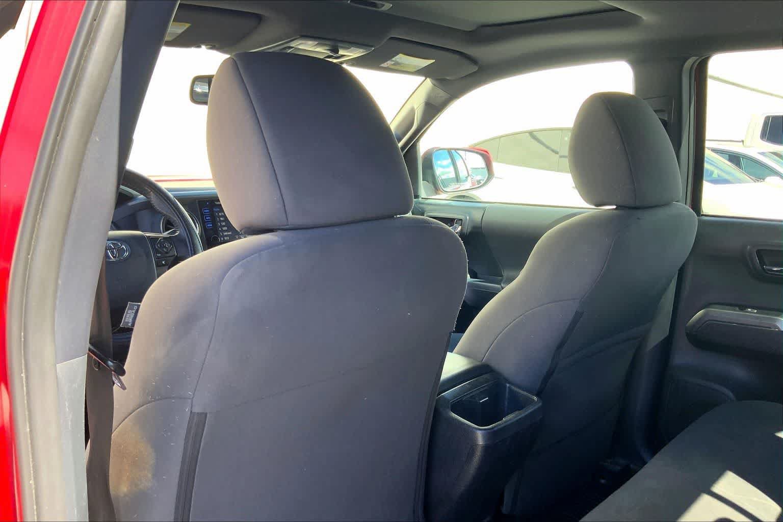 Used 2017 Toyota Tacoma TRD Sport RWD image 12