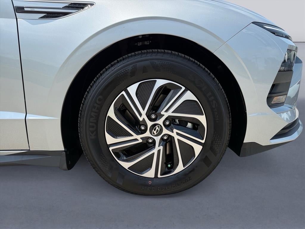 New 2026 Hyundai Sonata Blue FWD image 9