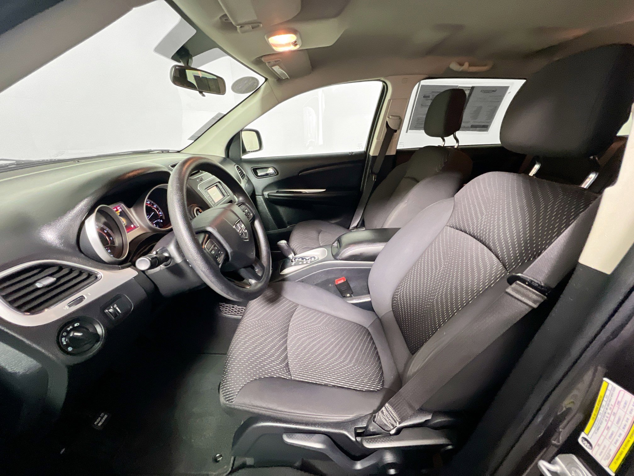 Used 2018 Dodge Journey SE image 14