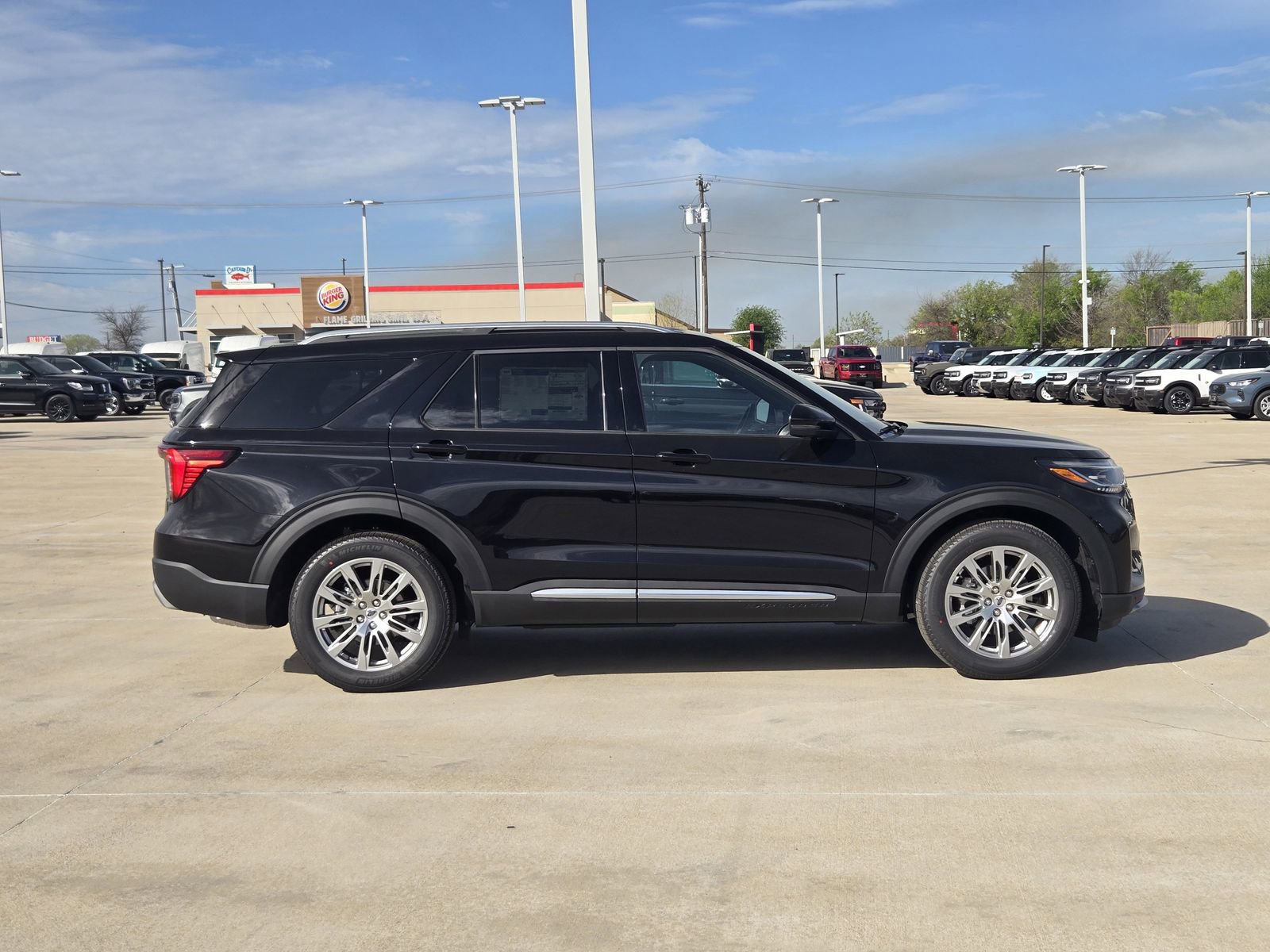 New 2026 Ford Explorer Platinum image 7
