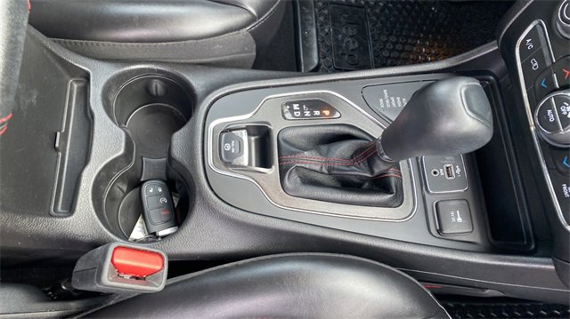 Used 2020 Jeep Cherokee Trailhawk w/ Cold Weather Group image 13