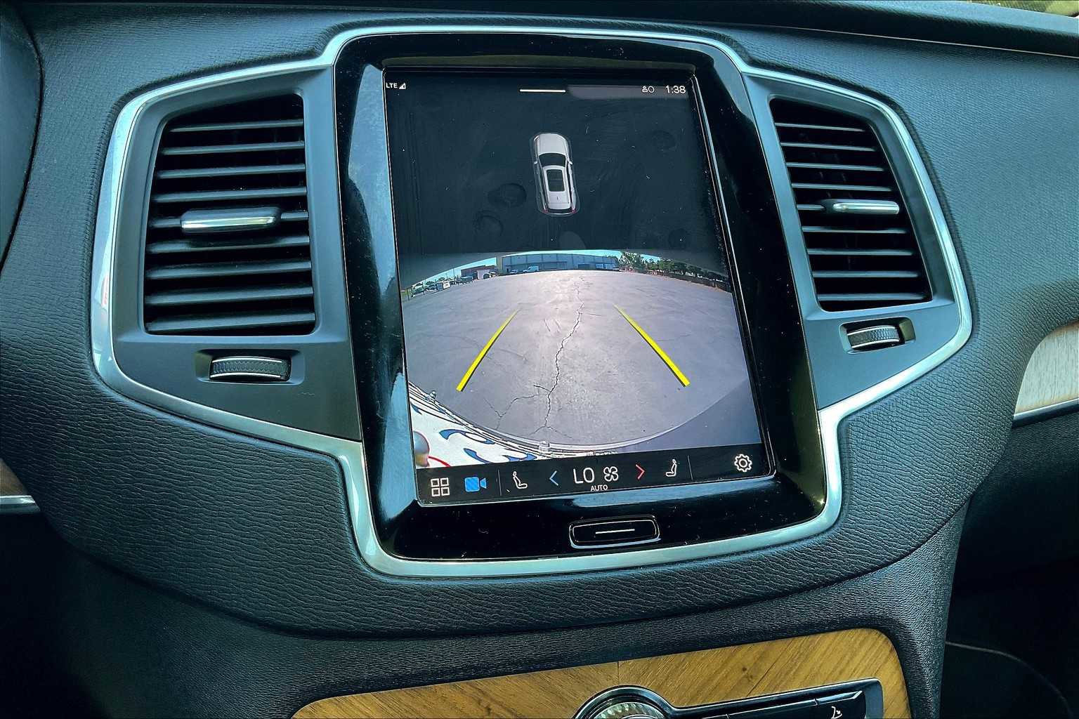 Used 2023 Volvo XC90 T8 Core image 24