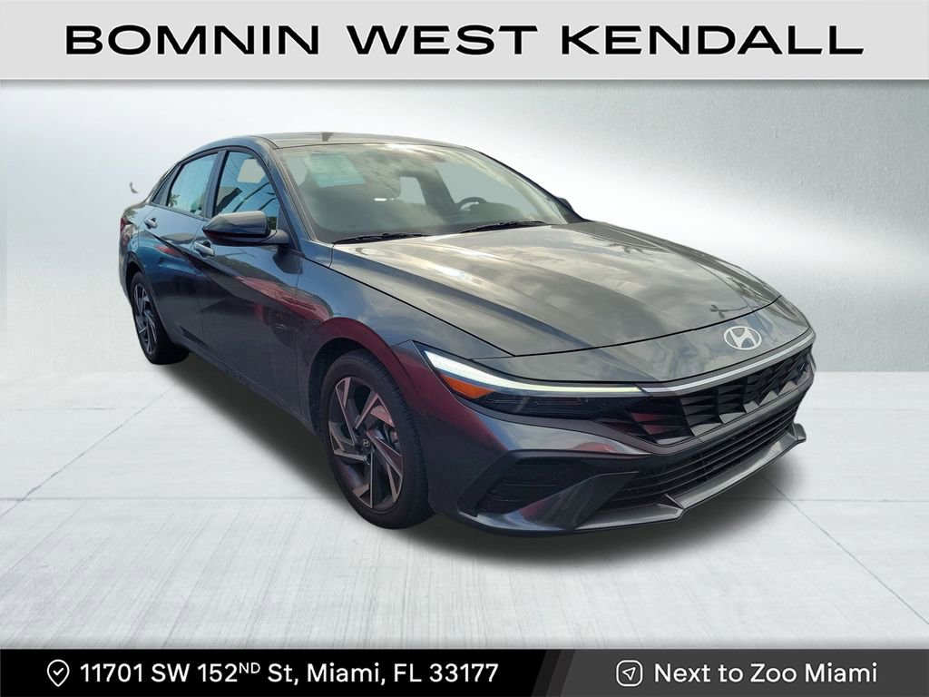 Used 2025 Hyundai Elantra Sport image 1