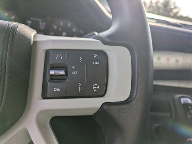 Used 2024 Land Rover Defender 110 X-Dynamic SE image 29