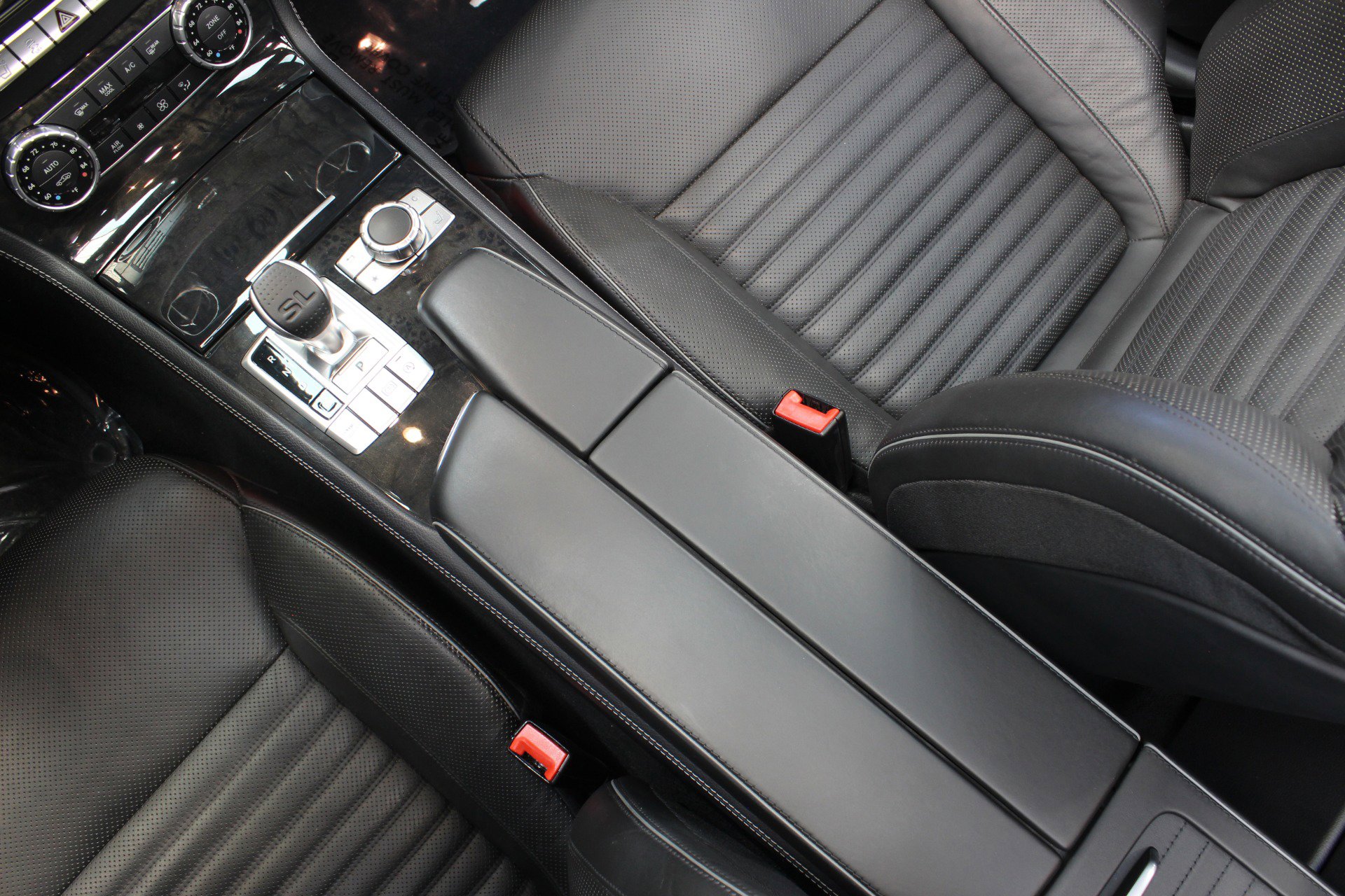 Used 2017 Mercedes-Benz SL 550 w/ Driver Assistance Package image 34