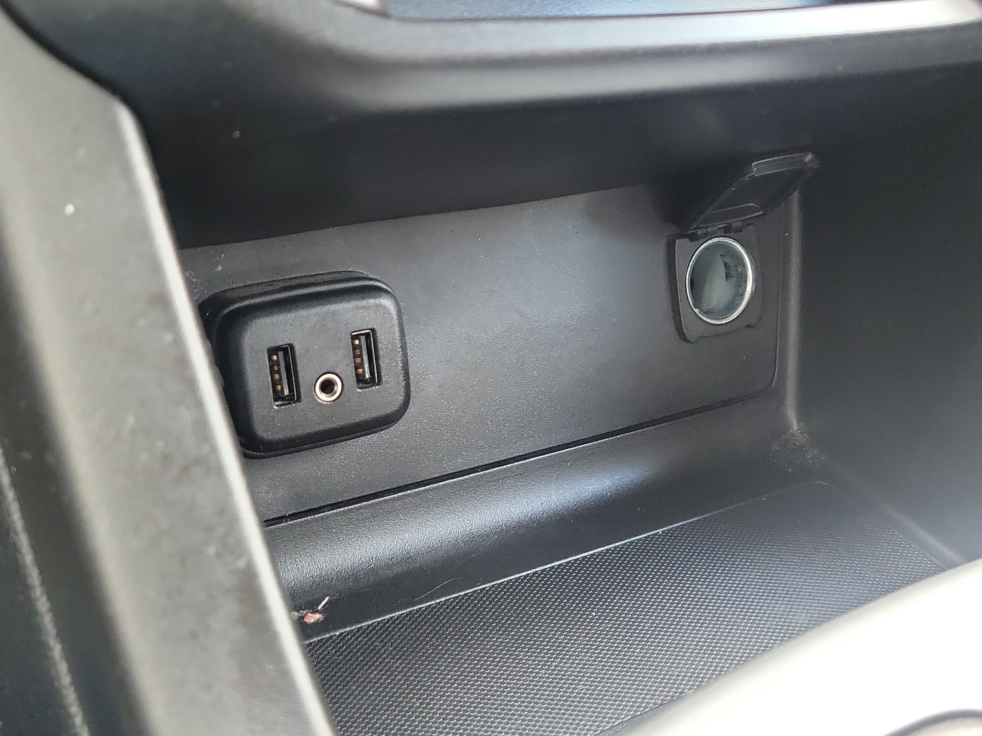 Used 2021 Chevrolet Colorado LT w/ Redline Special Edition image 29