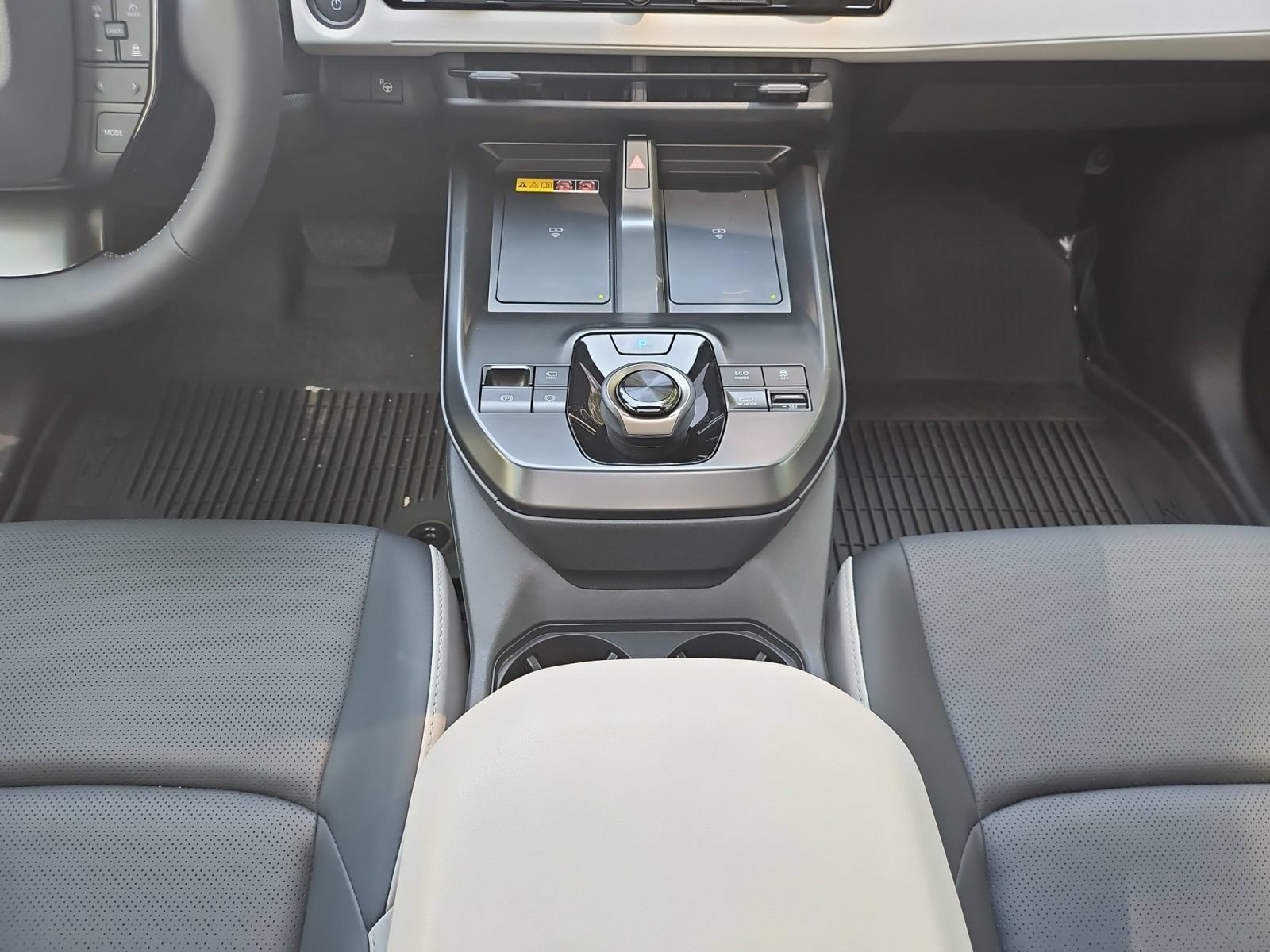 Used 2026 Toyota bZ AWD/4WD image 31