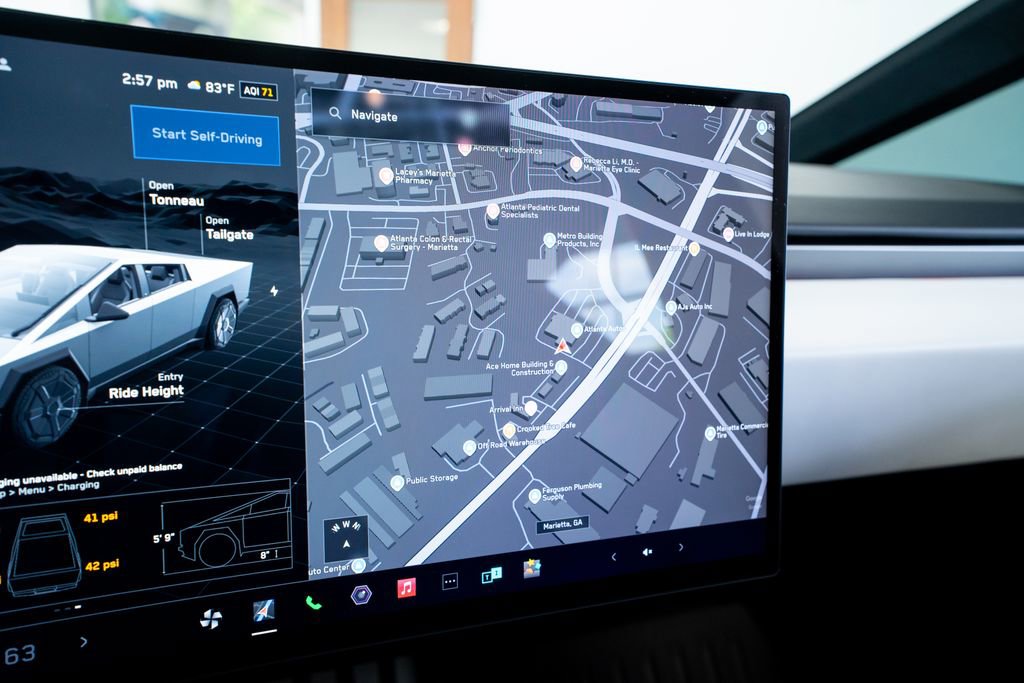 Used 2024 Tesla Cybertruck AWD Crew Cab image 27