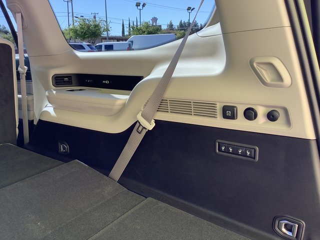 New 2023 Jeep Wagoneer Series III w/ Preferred Equipment Group AWD/4WD image 36