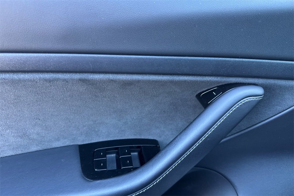 Used 2020 Tesla Model 3 Standard image 11