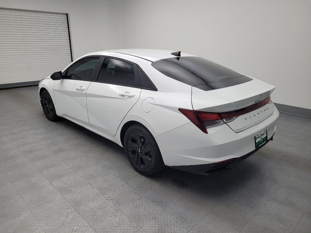 Used 2021 Hyundai Elantra SEL FWD image 3