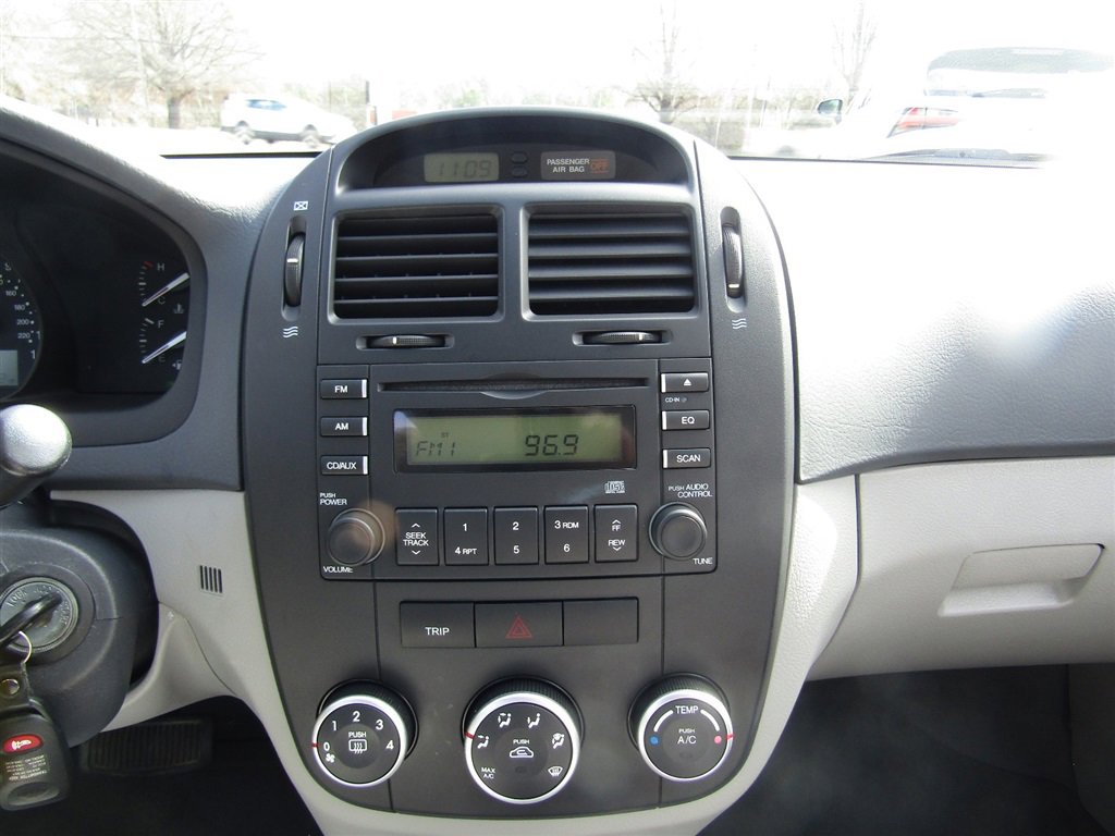 Used 2009 Kia Spectra EX image 22