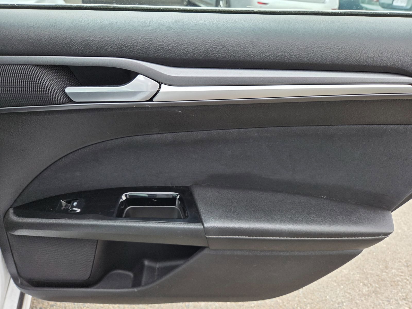 Used 2016 Ford Fusion SE FWD image 10