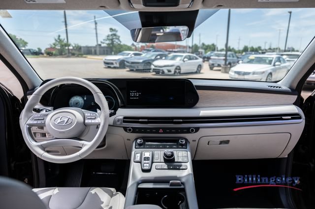 Used 2023 Hyundai Palisade Limited FWD image 13