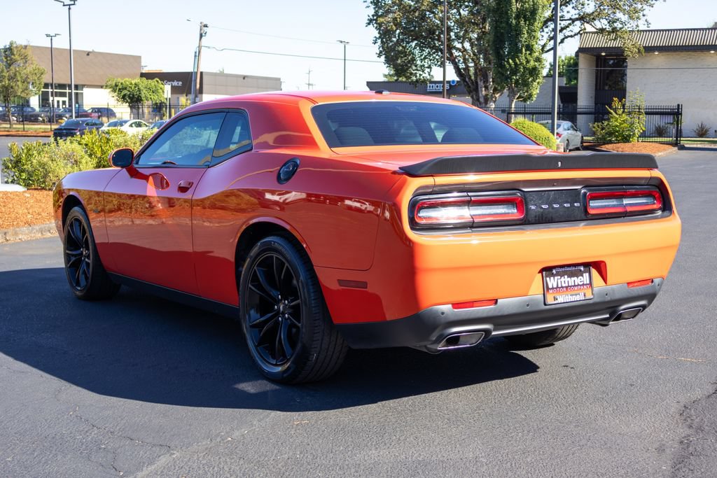 Used 2018 Dodge Challenger R/T w/ Driver Convenience Group RWD image 9