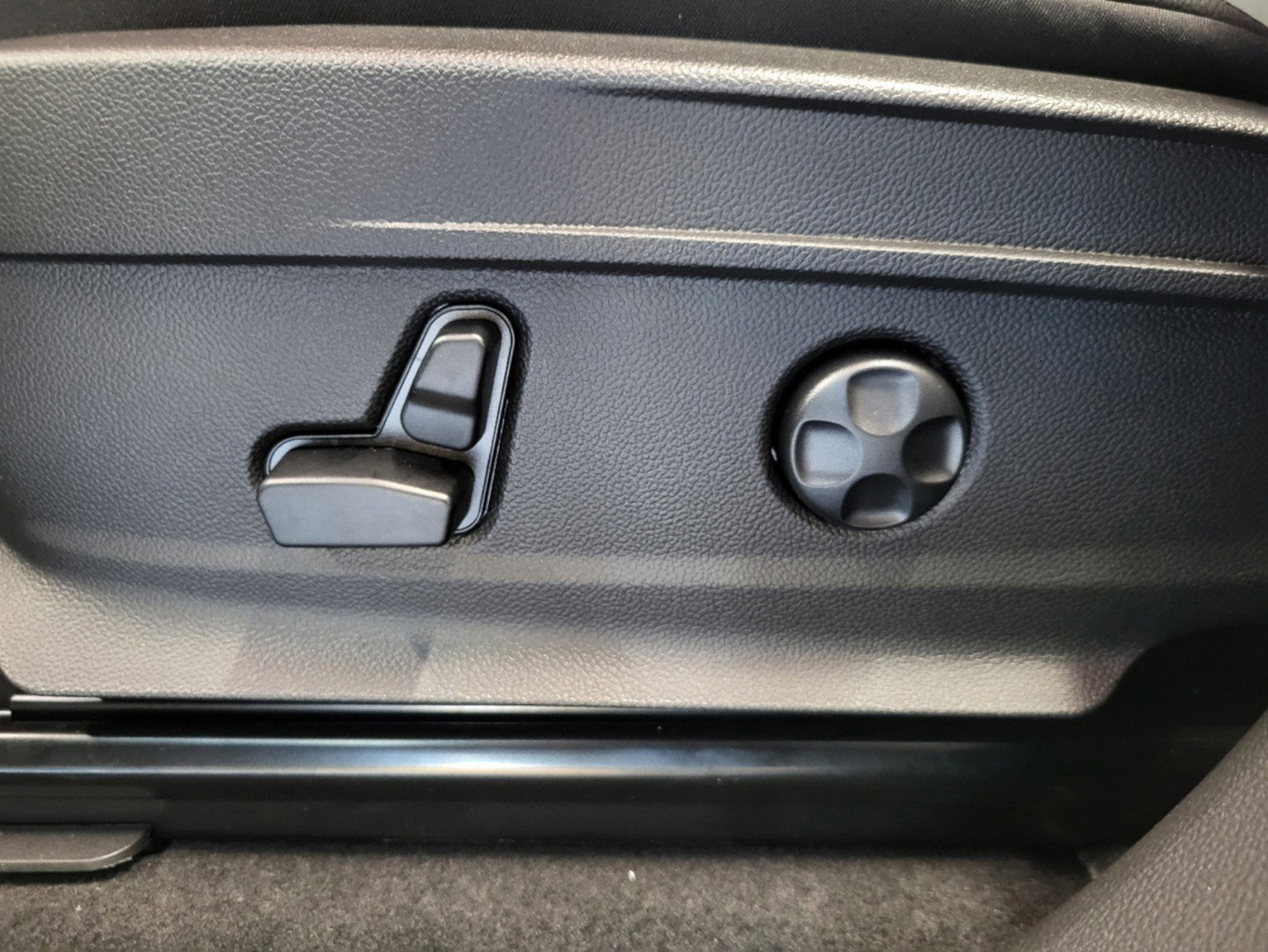 New 2025 Alfa Romeo Stelvio Sprint AWD/4WD image 16
