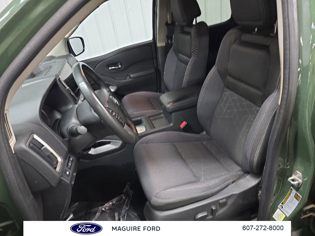 Used 2025 Nissan Frontier SV w/ SV Convenience Package AWD/4WD image 32