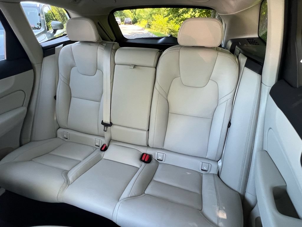 Certified 2025 Volvo XC60 T8 Ultra w/ Protection Package Premier AWD/4WD image 22