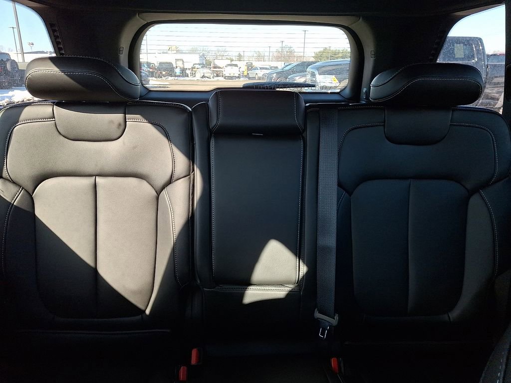 New 2026 Jeep Grand Cherokee Limited w/ Limited Altitude Package AWD/4WD image 14