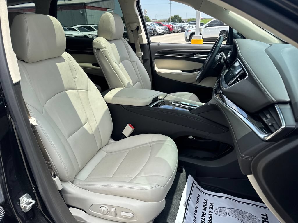 Used 2023 Buick Enclave Essence w/ Experience Buick Package FWD image 10