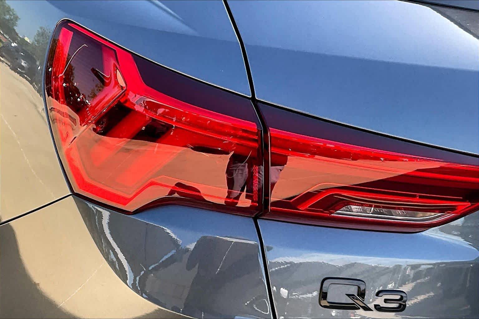 Used 2025 Audi Q3 2.0T Premium Plus w/ Premium Plus Package AWD/4WD image 29