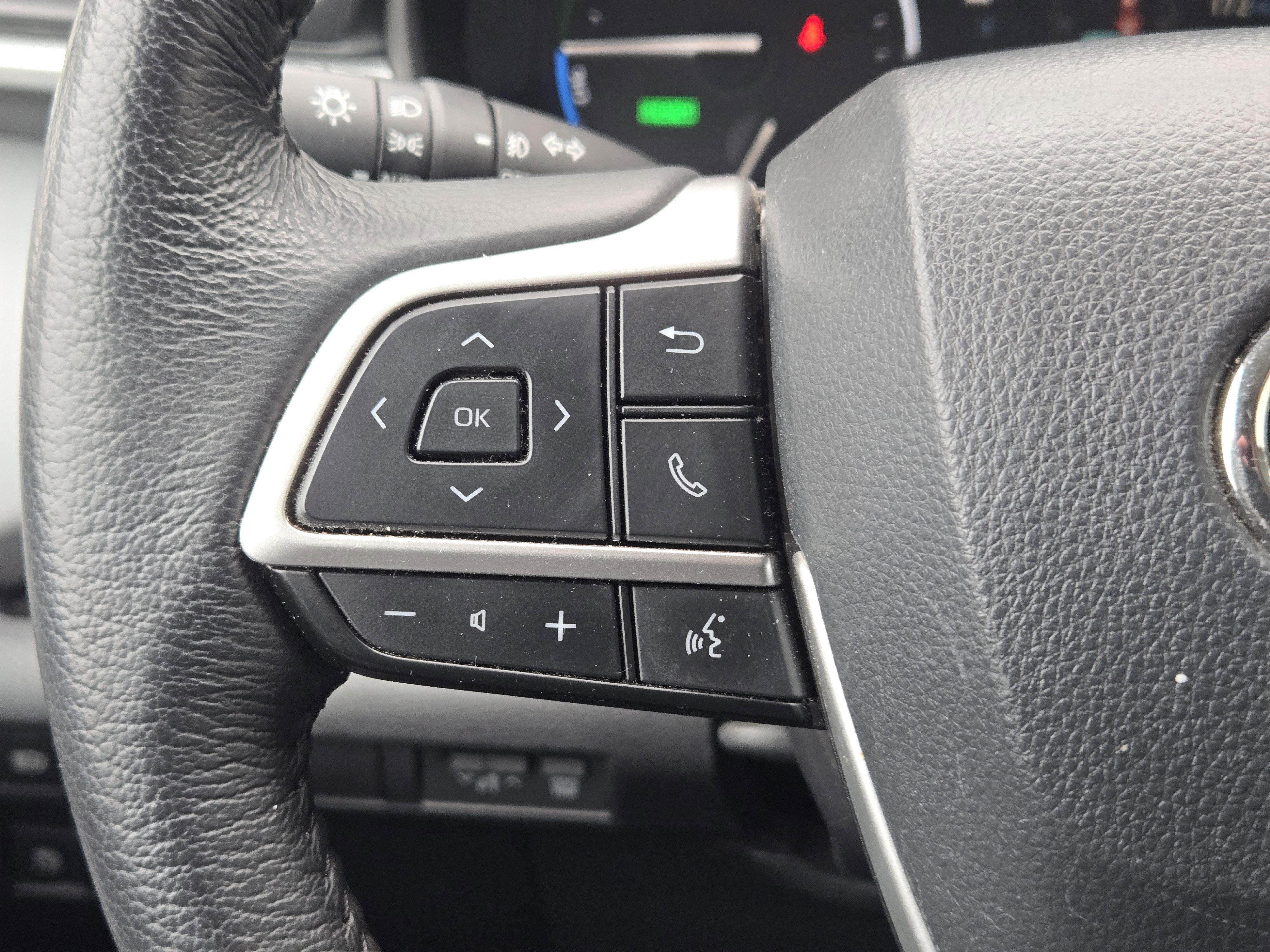 Used 2025 Toyota Sienna XLE image 31