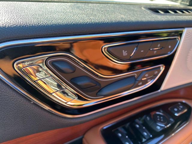 Used 2021 Lincoln Navigator Reserve w/ Luxury Package AWD/4WD image 14