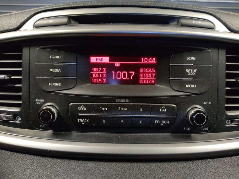 Used 2017 Kia Sorento L FWD image 25