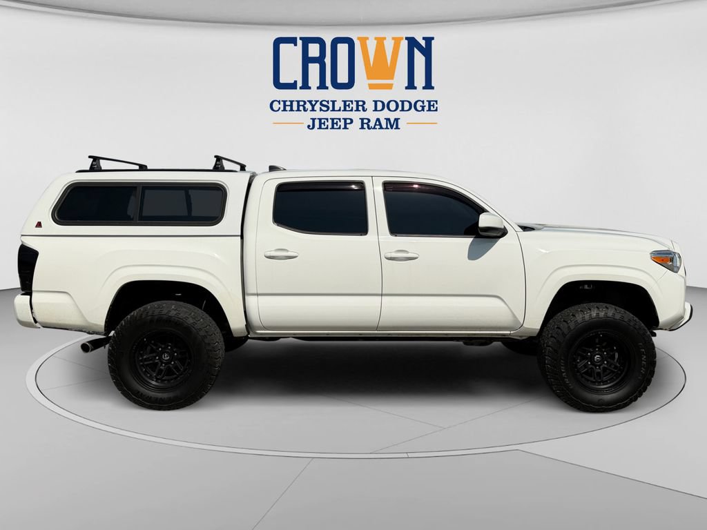 Used 2022 Toyota Tacoma SR AWD/4WD image 2