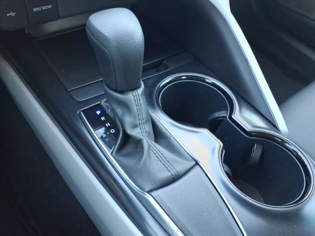 Used 2020 Toyota Camry LE image 23