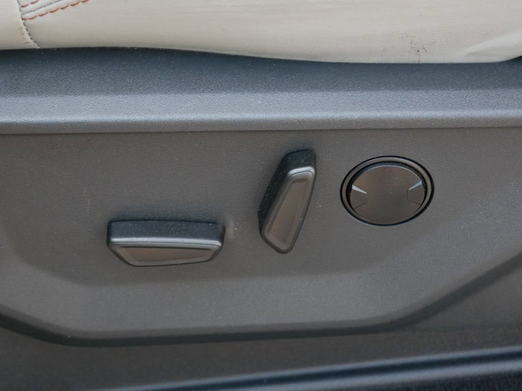 Used 2025 Ford Expedition Active AWD/4WD image 17