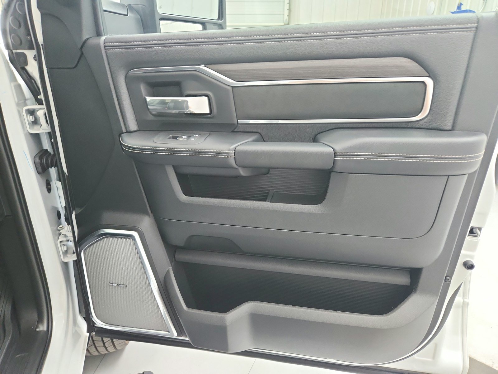 New 2026 RAM 3500 Laramie AWD/4WD image 43