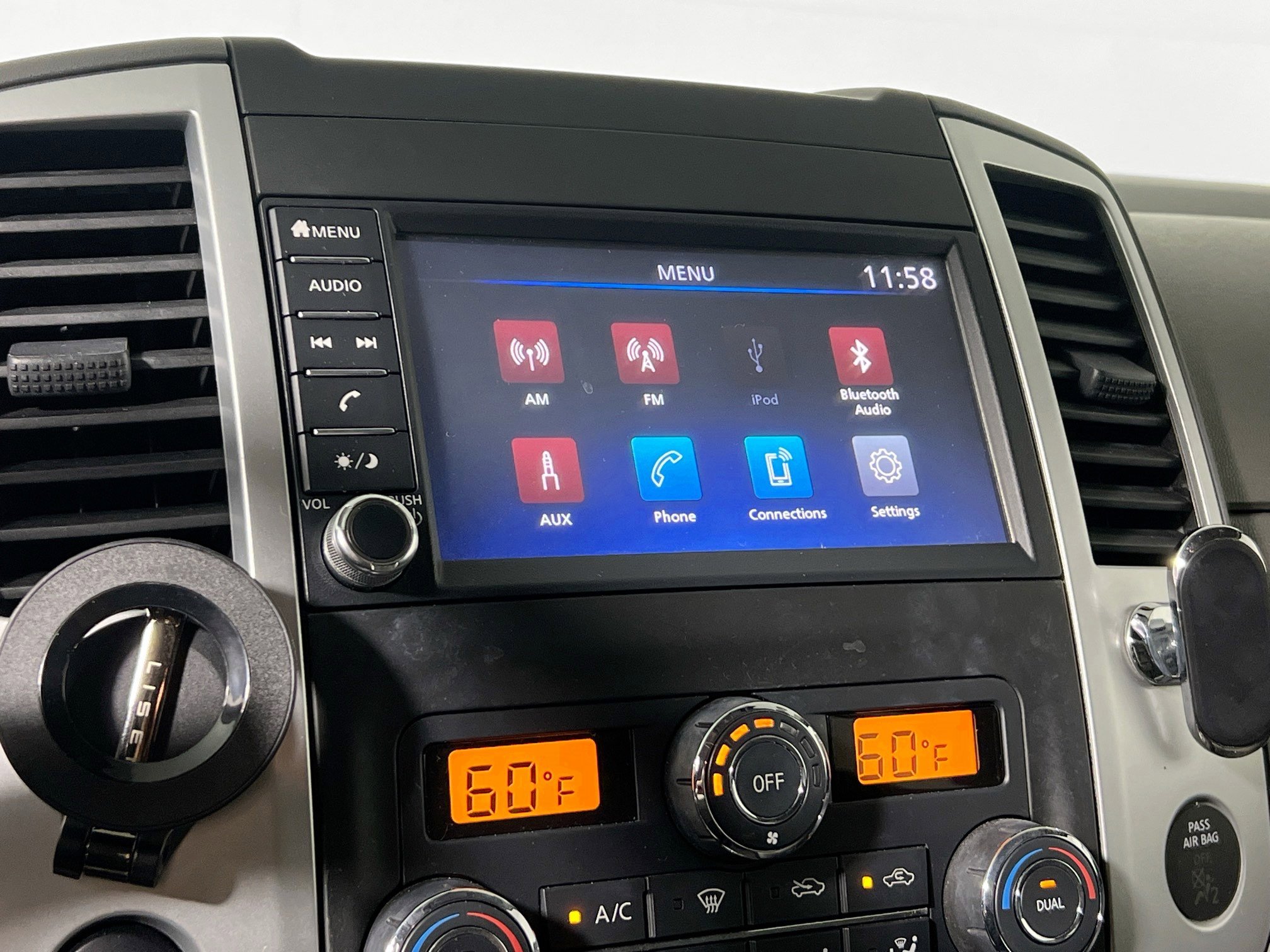 Used 2021 Nissan Frontier SV w/ Midnight Edition Floor Mats image 27