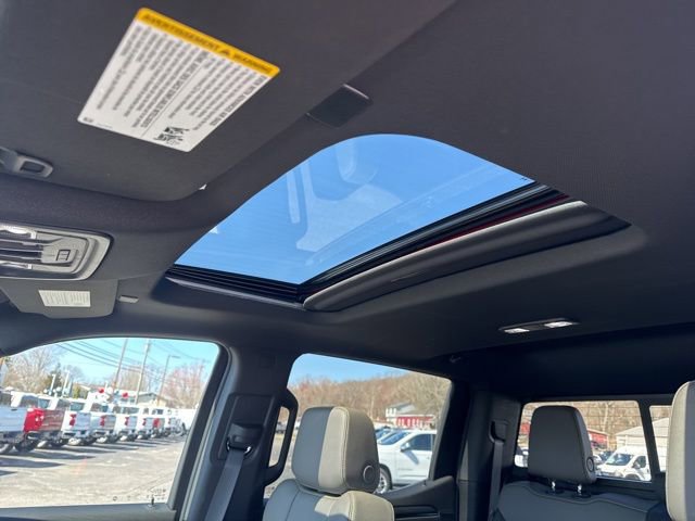 Used 2025 Chevrolet Silverado 1500 ZR2 w/ Technology Package image 2