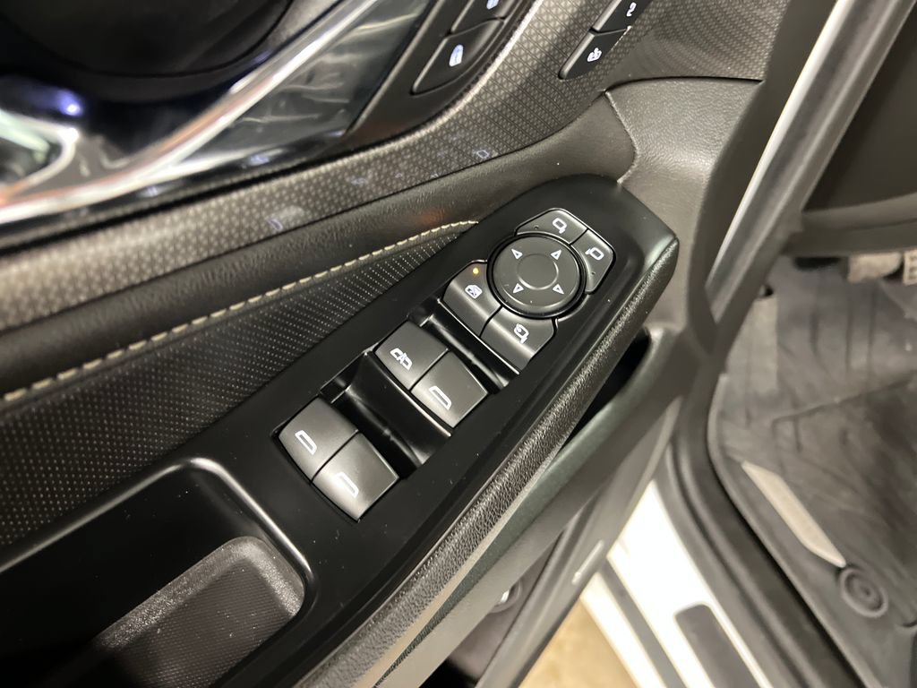 Certified 2022 Chevrolet Traverse Premier w/ LPO, Floor Liner Package AWD/4WD image 17