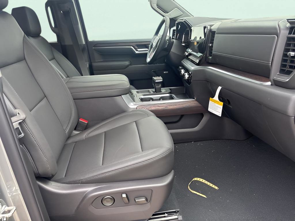 New 2026 GMC Sierra 1500 SLT image 4