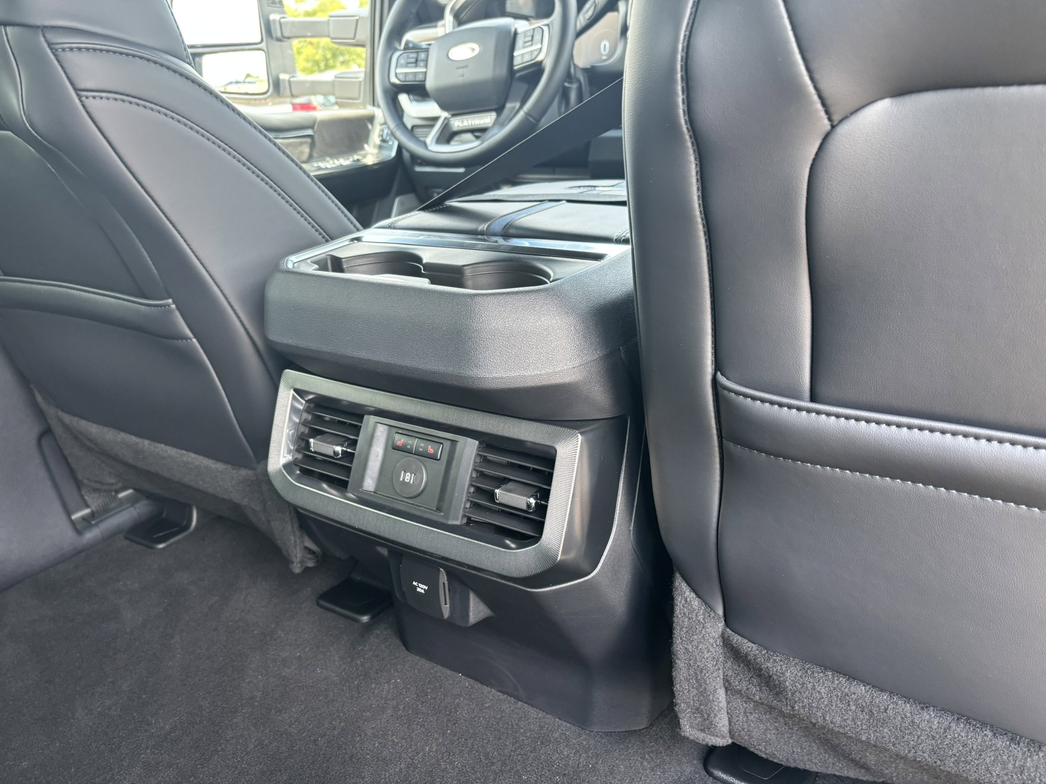 New 2025 Ford F250 4x4 Crew Cab Super Duty image 9