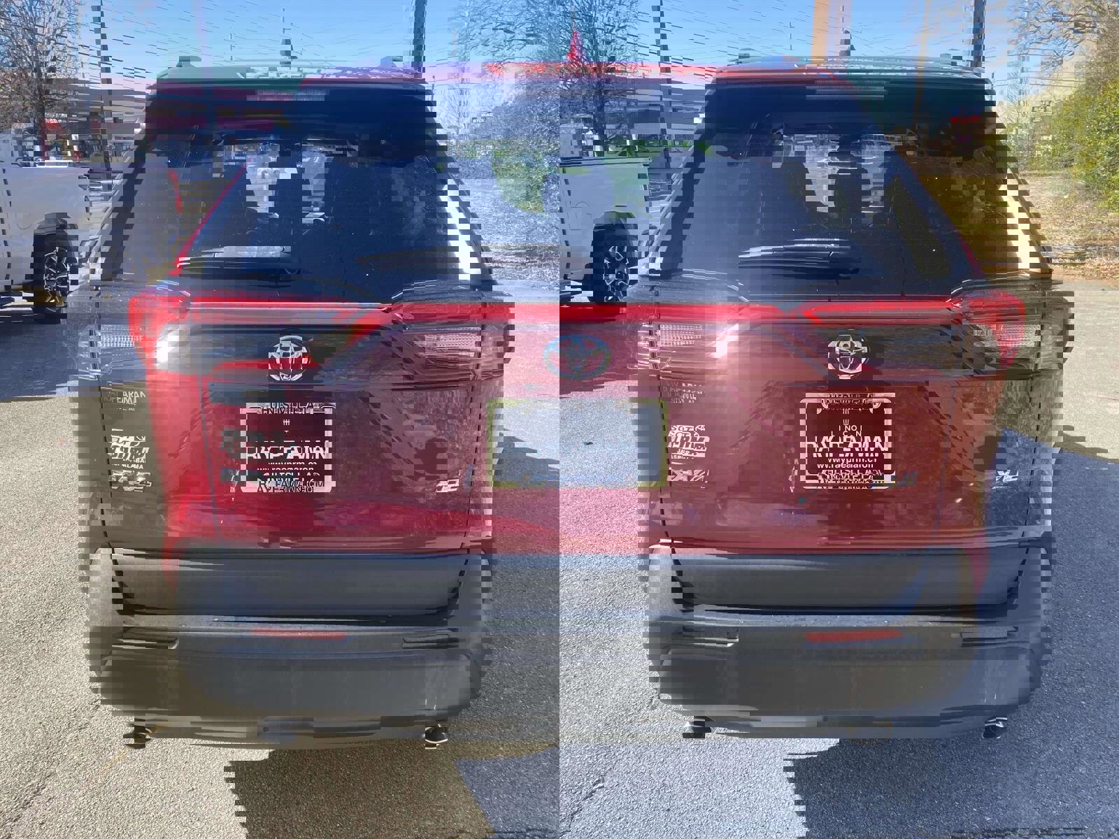 Used 2021 Toyota RAV4 XLE Premium image 6