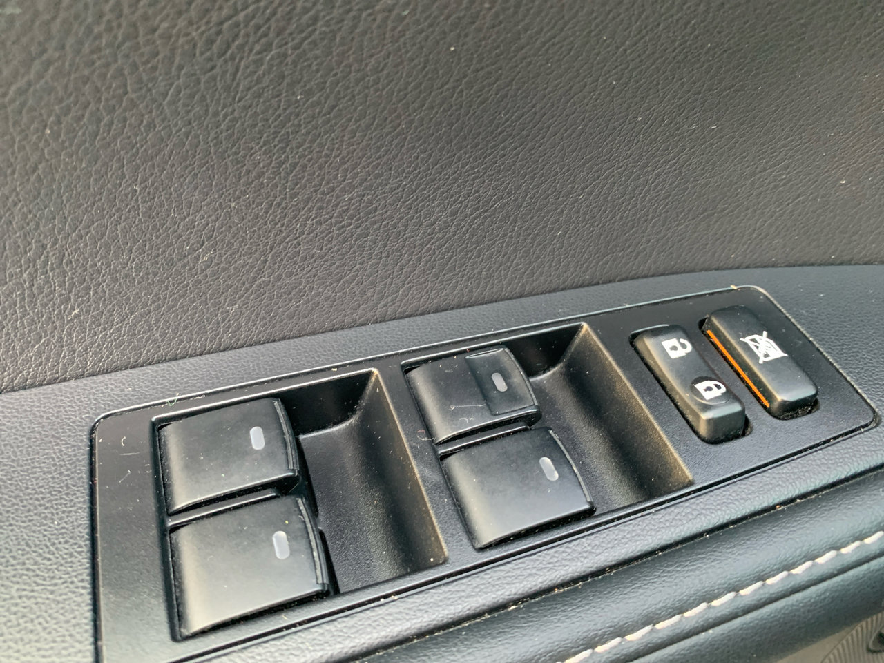 Used 2014 Lexus ES 300h w/ Luxury Package w/Bamboo Trim image 22