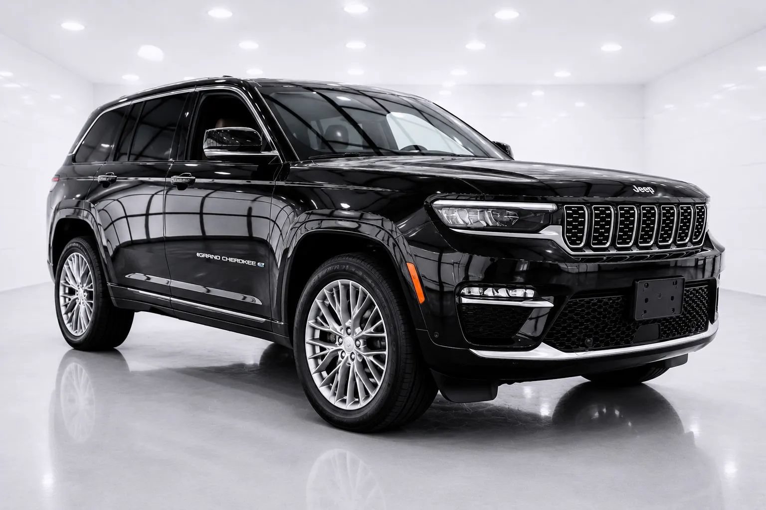 Used 2023 Jeep Grand Cherokee Summit w/ Luxury Tech Group V AWD/4WD image 7