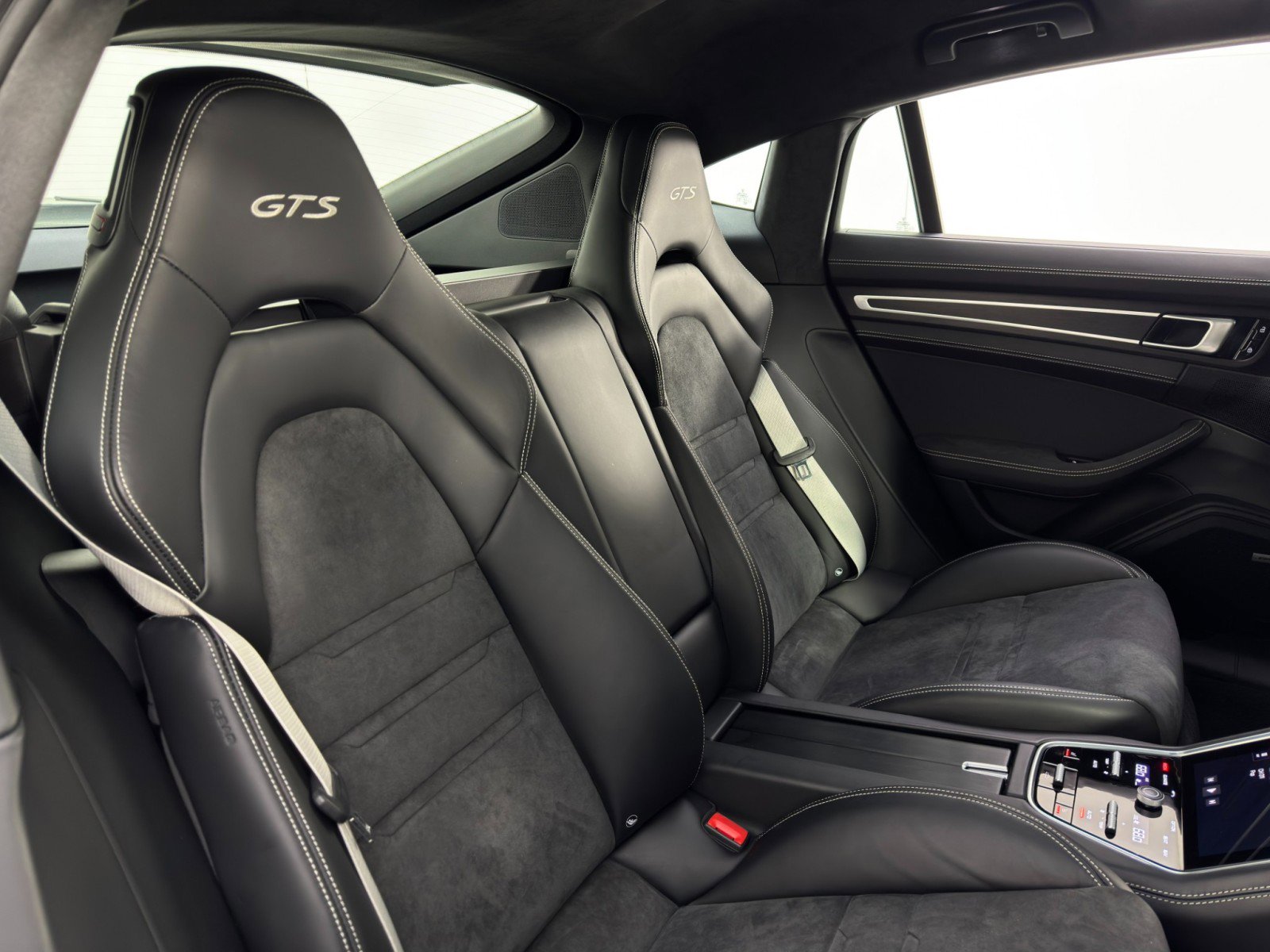 Used 2019 Porsche Panamera GTS image 42