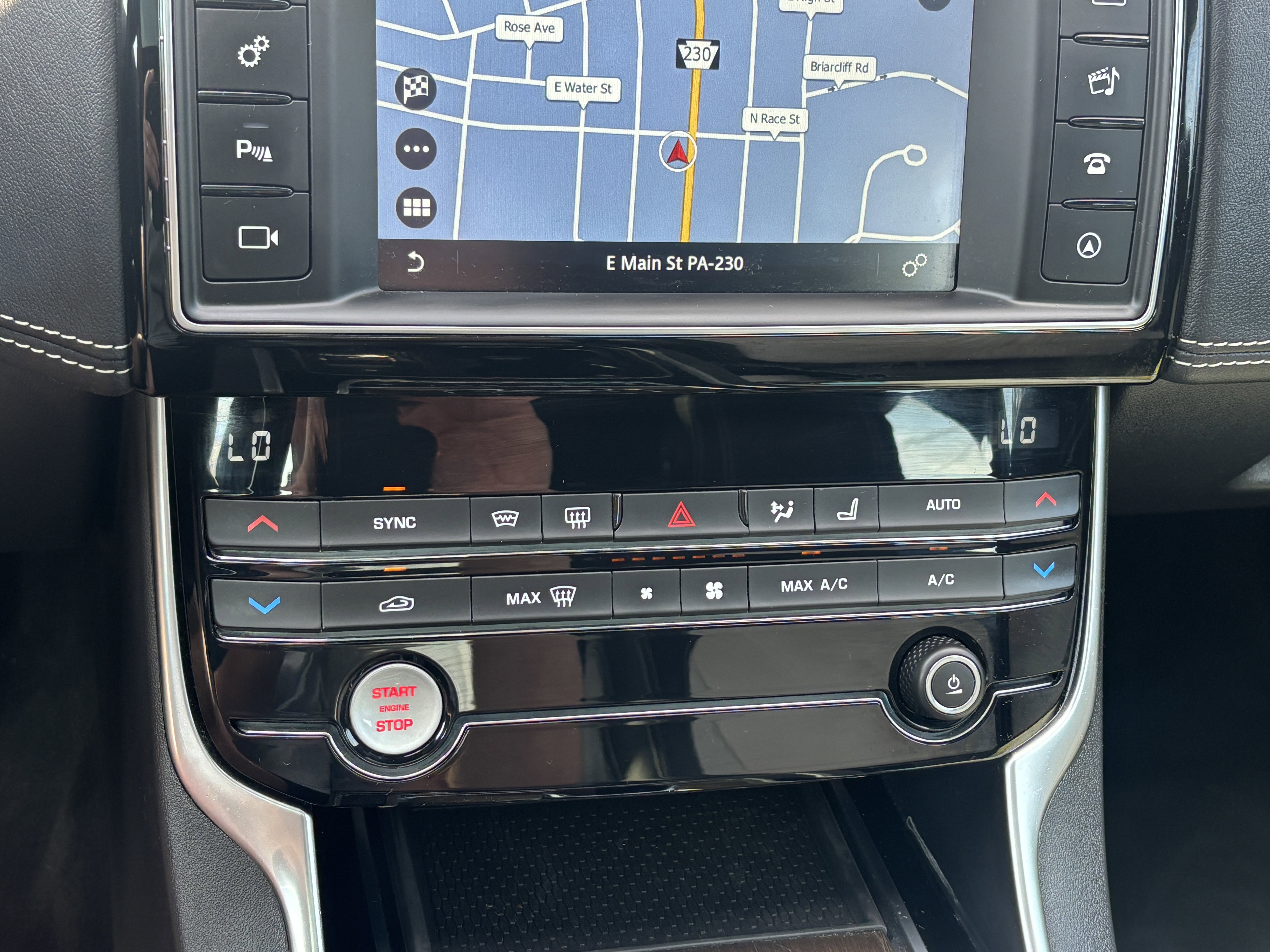 Used 2018 Jaguar XE R-Sport image 24