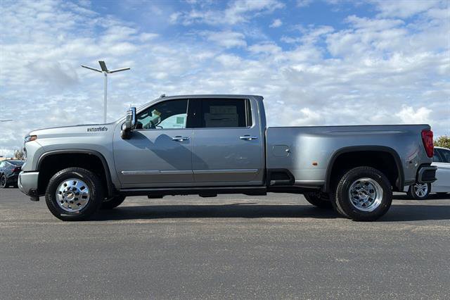 New 2026 Chevrolet Silverado 3500 High Country w/ Technology Package AWD/4WD image 7