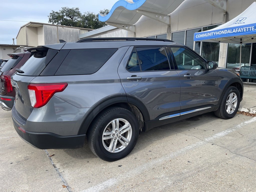 Used 2024 Ford Explorer XLT w/ Equipment Group 202A image 4