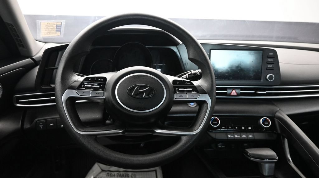 Used 2023 Hyundai Elantra SEL w/ Cargo Package FWD image 25