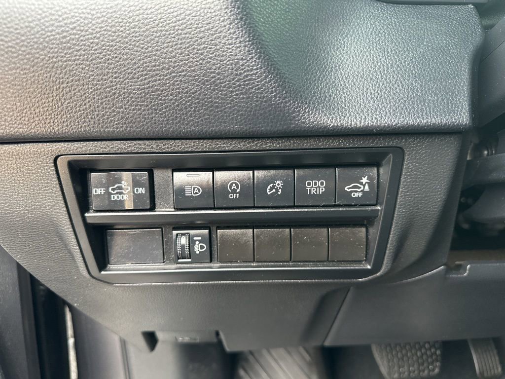 Used 2022 Toyota Tundra SR5 w/ SR5 Convenience Package image 14