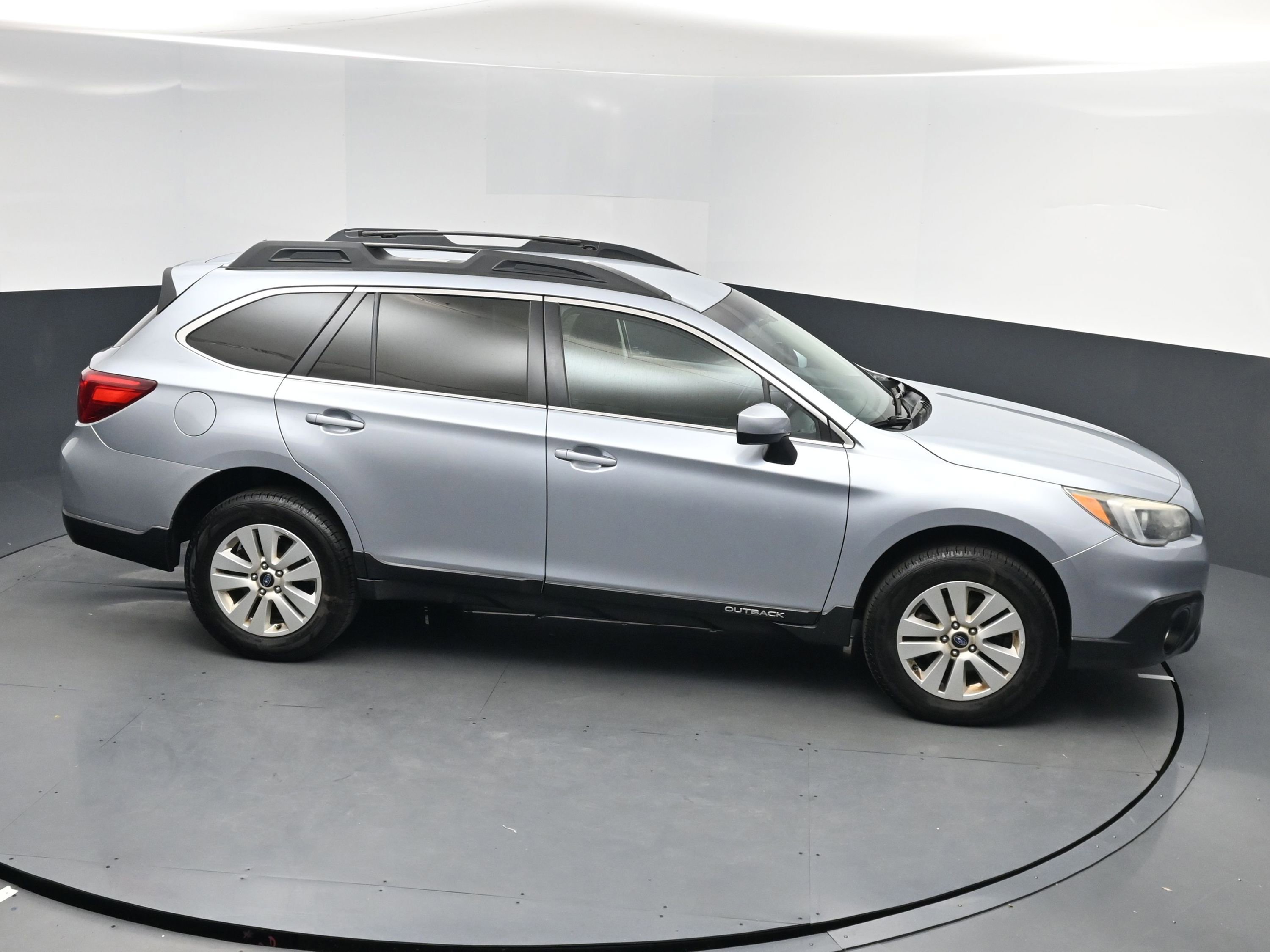 Used 2015 Subaru Outback 2.5i Premium image 9
