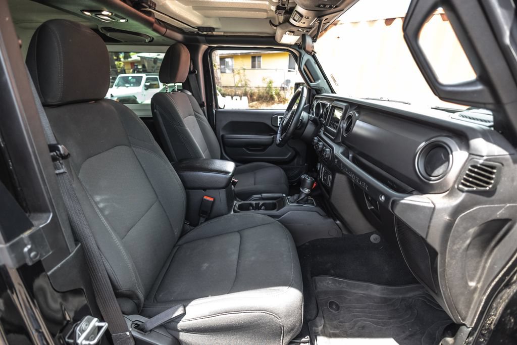 Used 2022 Jeep Wrangler Sport AWD/4WD image 21