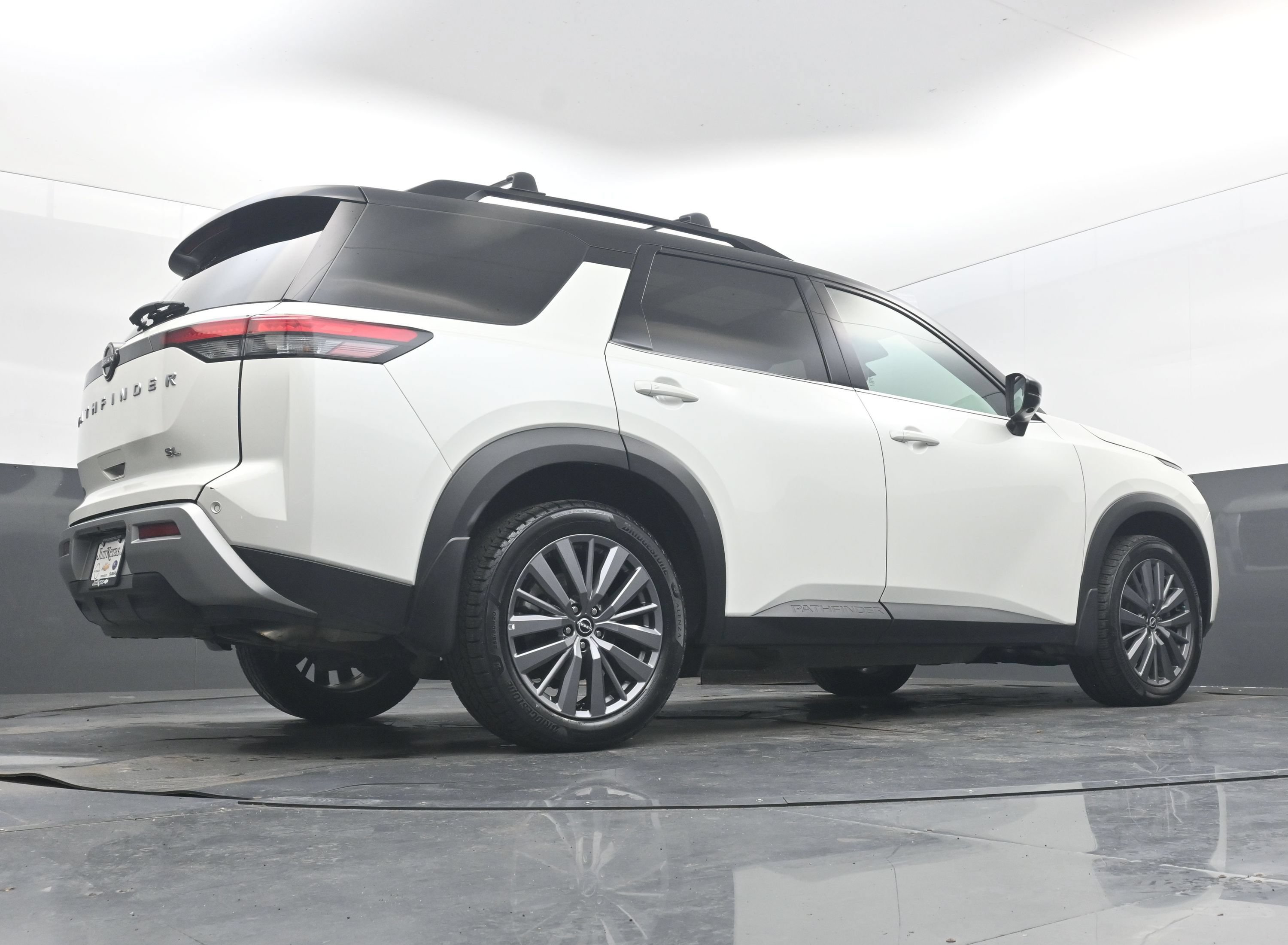 Used 2024 Nissan Pathfinder SL w/ SL Premium Package FWD image 26
